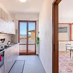 Lnd 15- Attico 2 Balcone Parcheggi Gratis Ascensore Apartament