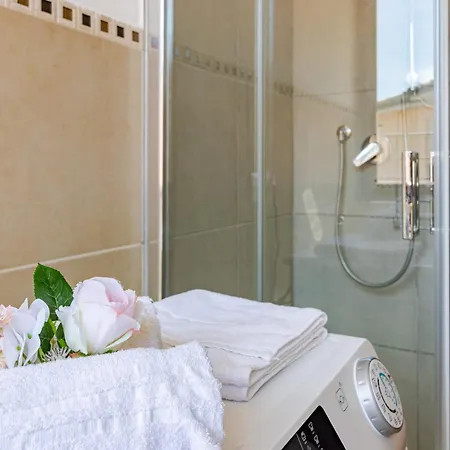 Attico 2 Balcone Parcheggi Gratis Ascensore * Pisa