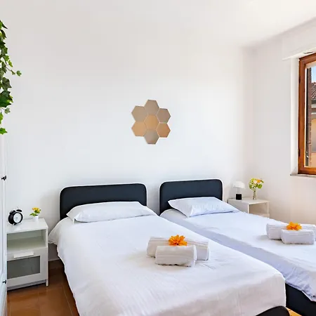 Attico 2 Balcone Parcheggi Gratis Ascensore
