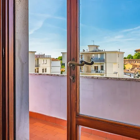 Attico 2 Balcone Parcheggi Gratis Ascensore Apartamento Pisa