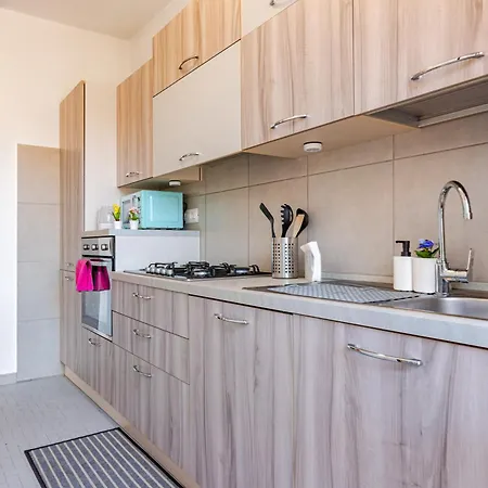 Lnd 15- Attico 2 Balcone Parcheggi Gratis Ascensore 比萨