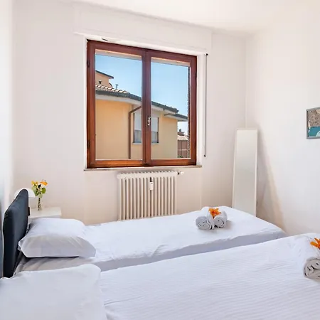 Lnd 15- Attico 2 Balcone Parcheggi Gratis Ascensore * 比萨